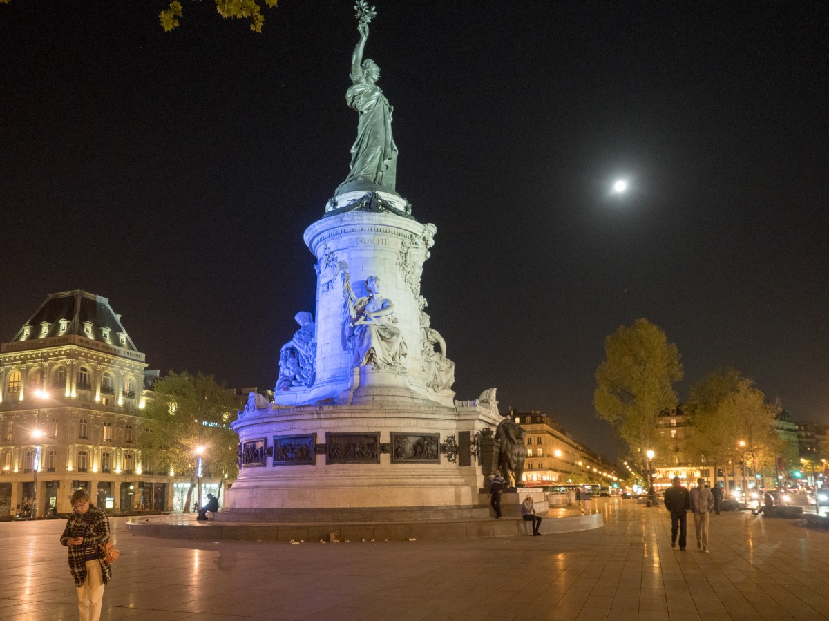 Paris de nuit: La statue de la&nbsp;République